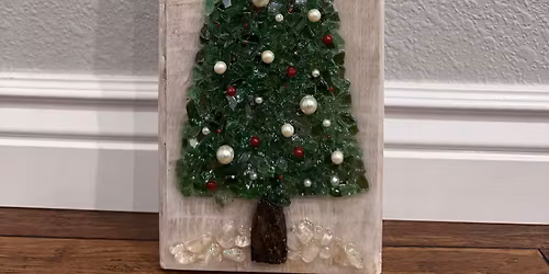 Glass Christmas tree w\/resin. (11\/13\/25)