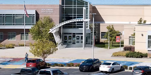 Parking Laura High
