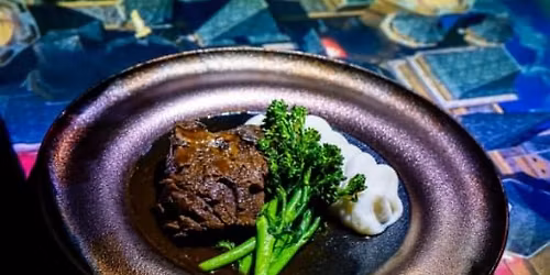 Sensory Feast: Una Experiencia Culinaria Mágica.