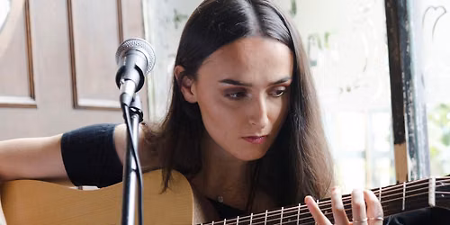 Olivia Wilkes - Guitarist & Vocalist