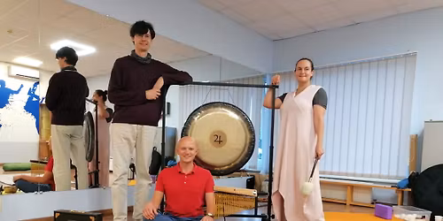 \u041d\u043e\u0432\u043e\u0433\u043e\u0434\u043d\u044f\u044f \u043f\u0440\u0430\u043a\u0442\u0438\u043a\u0430 \u0439\u043e\u0433\u0438 \u0438 \u043f\u043e\u0433\u0440\u0443\u0436\u0435\u043d\u0438\u0435 \u0432 \u0432\u0438\u0431\u0440\u0430\u0446\u0438\u0438 \u0433\u043e\u043d\u0433\u043e\u0432!