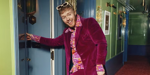 Finlay Christie: Champagne Casanova