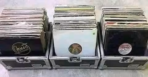 Retro part\u00ed de la m\u00fasica de los 80 y 90 mix