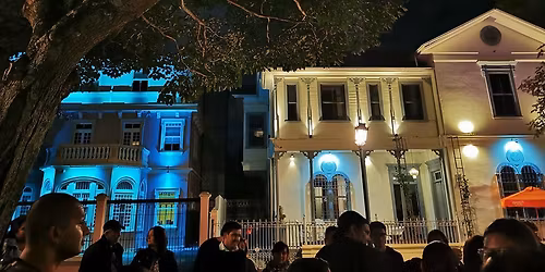 Safari por Historias y Bebidas: 2 Barrios, 1 Noche y 1 Cervecer\u00eda