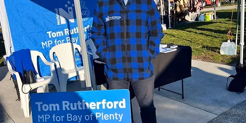 Join me at the P\u0101p\u0101moa Community Market