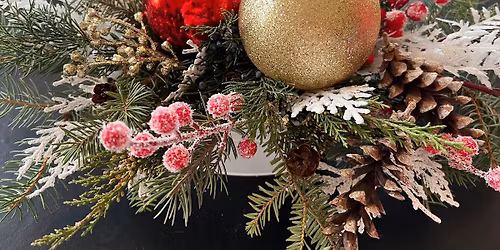 Winter Table Arrangement