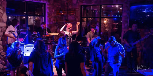 The Dinner Crowd at Tap & Cellar