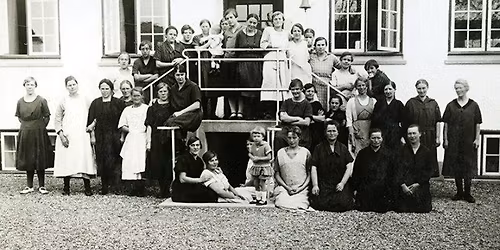 Tirsdagstr\u00e6f - Kvinderne fra Sprog\u00f8 og m\u00e6ndene fra Liv\u00f8