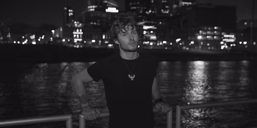 Reeve Stimpson comes home from Nashville for a holiday concert