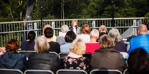 Krimilesung in den Wipfeln mit Helmut Exner