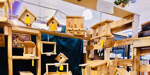 Flippin’ Holiday Craft fun - Birdhouse Painting 