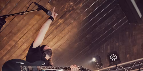 Foo Fighterz Live at Strings Bar & Venue