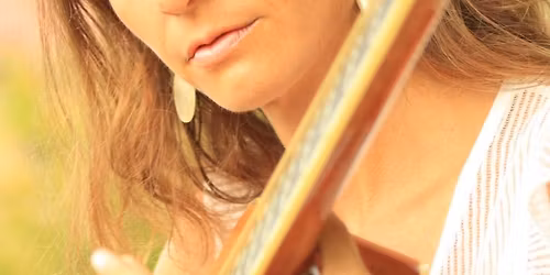 Feel to Heal Live Music Class with Luna