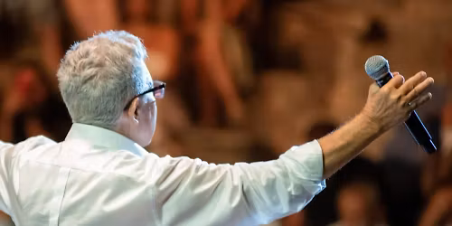 Z\u00fclf\u00fc Livaneli in D\u00fcsseldorf