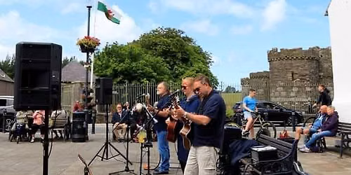 Miv, Kev and Live at Castle Square, Beaumaris