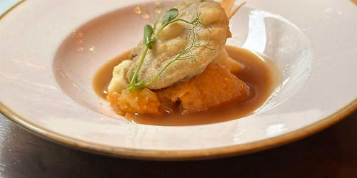 15% OFF Edinburgh History & Food Tour: Hidden Gems, Haggis, Whisky & Fudge!