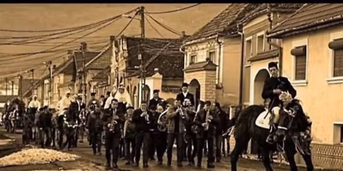 Farsangtemet\u00e9s \u00dcrm\u00f6s\u00f6n