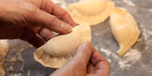 Nie ruszaj, to na \u015awi\u0119ta! Jedz jedz, bo si\u0119 zmarnuje!