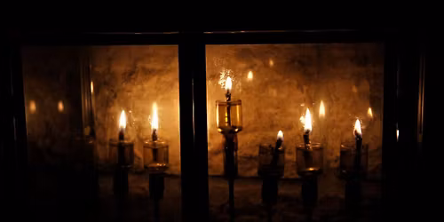 \u0424\u043e\u0442\u043e-\u043f\u0440\u043e\u0433\u0443\u043b\u043a\u0430 \u201c\u041e\u0433\u043d\u0438 \u0425\u0430\u043d\u0443\u043a\u0438 \u0438 \u043f\u0440\u0435\u0434\u0440\u043e\u0436\u0434\u0435\u0441\u0442\u0432\u0435\u043d\u0441\u043a\u0438\u0439 \u0418\u0435\u0440\u0443\u0441\u0430\u043b\u0438\u043c\u201d