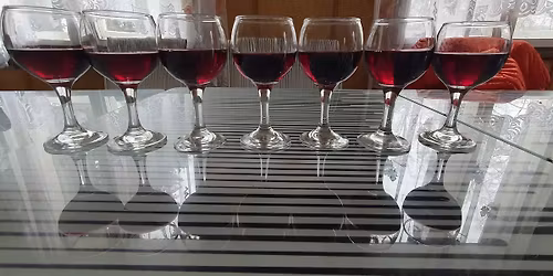 \u0412\u0440\u044a\u0445 \u0418\u0437\u0434\u0440\u0435\u043c\u0435\u0446 \u0438 \u043c\u0430\u043b\u0438\u043d\u043e\u0432\u043e \u0432\u0438\u043d\u043e \u043d\u0430 \u0445\u0438\u0436\u0430 \u0422\u0440\u044a\u0441\u0442\u0435\u043d\u0430\u044f