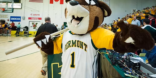 Parking Yale Bulldogs at Vermont Catamounts Mens Basketball