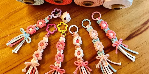 Macram\u00e9 Daisy Charm