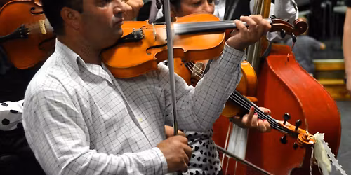 Táncház a Szászcsávási Zenekarral