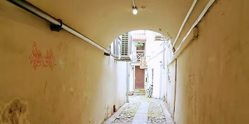 Ekskursija "Vilniaus senamies\u010dio kiemeliai" 04 24