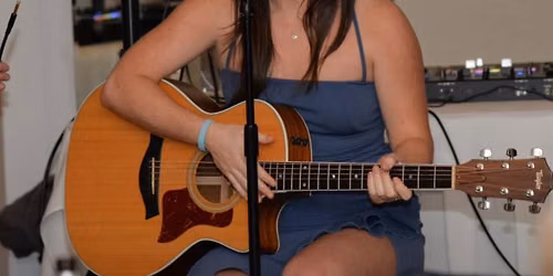 Live Music With Sydney!