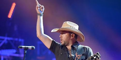 Jason Aldean with Chase Matthew, Mackenzie Carpenter and Dee Jay Silver