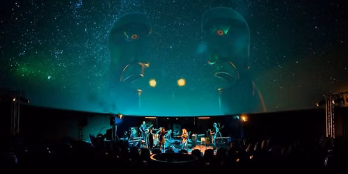 Distant Bells hraj\u00ed Pink Floyd v brn\u011bnsk\u00e9 Hv\u011bzd\u00e1rn\u011b
