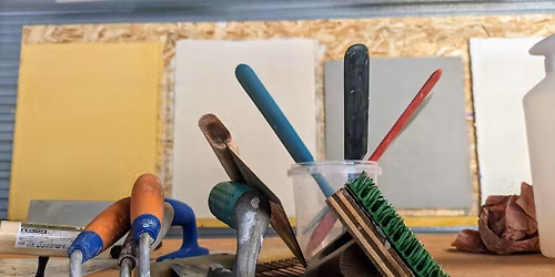 Atelier-Formation: Application d'enduits \u00e0 l'argile