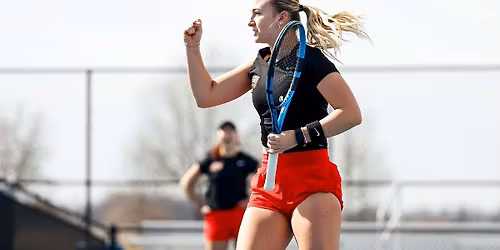 Parking Western Kentucky Lady Toppers at Florida International Panthers Womens Basketball