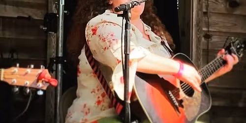 Mysti Mayhem at Gaston Unplugged