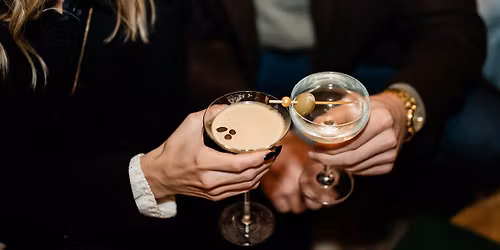 Holly, Jolly, Mixology Cocktail Class In The Trade Room