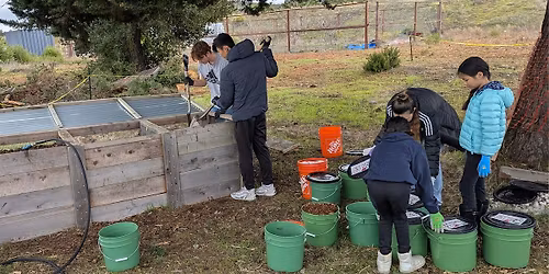 San Mateo Phoenix Garden Compost Volunteer \/ Voluntariado de Abono Org\u00e1nico