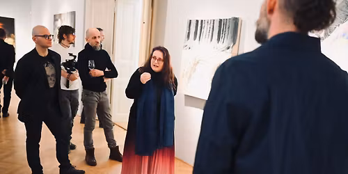 Komentovan\u00e1 prohl\u00eddka k v\u00fdstav\u011b VIOLENCE+ - skupinov\u00e9 v\u00fdstav\u011b sou\u010dasn\u00e9ho hyperrealismu