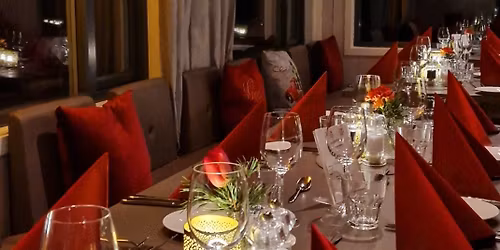 \u00c5PENT JULEBORD L\u00d8RDAG 6. DESEMBER