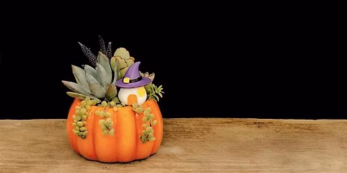 Halloween Centerpiece: Haunted Tabletop Designs