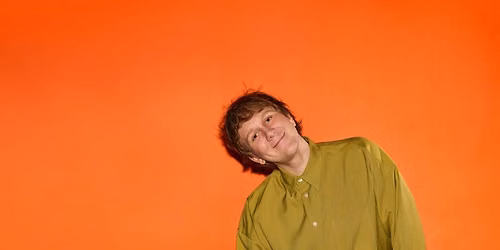 Josh Thomas: Jiggle, Jiggle