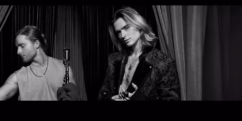 VOIL\u00c0, DON WEST in Arras