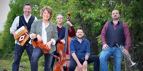 Eileen Ivers- American Fiddler