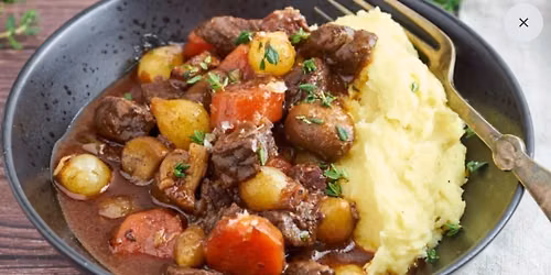 F\u00c6LLESSPISNING, BOEUF BOURIGNON, 17\/10 - 2026