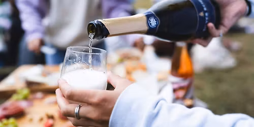 Run to Wine Christmas Social - Reigate