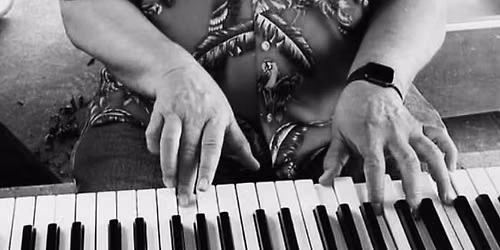 Tom Reyes on piano @ York Towne Hotel, York, Pennsylvania 