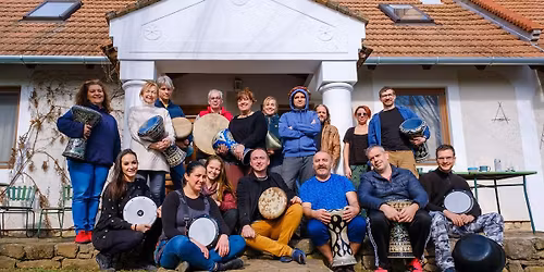 K\u00f6zel-keleti \u00fct\u0151hangszeres elvonul\u00e1s "lelkes kezd\u0151 2 szintt\u0151l", Franczia Danival