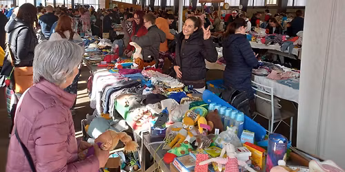 Baba-\u00e9s gyerekholmi b\u00f6rze a P\u00e9csimamival Ur\u00e1nv\u00e1rosban