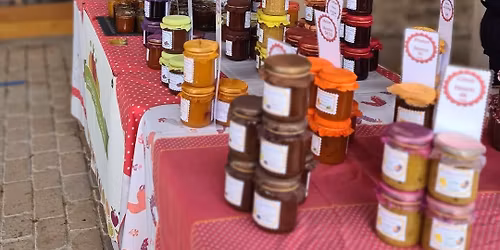 March\u00e9 Artisanal et Gourmand du 1er mai de P\u00e9rouges