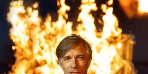 NY DATO! Sylvester Larsen - s\u00e6tter ild til natten