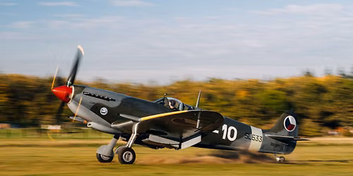 Mimo\u0159\u00e1dn\u00fd den otev\u0159en\u00fdch dve\u0159\u00ed hang\u00e1ru - SPITFIRE